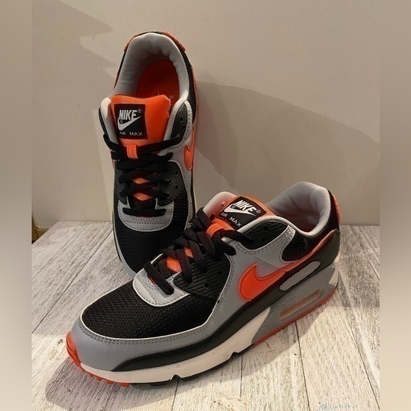 Nike air max 90 black radiant red wolf grey
